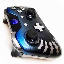 Dark Knight Themed Custom Xbox One Controller Via Reddit User Promodzocom Custom Xbox One Controller Video Games Xbox Custom Xbox