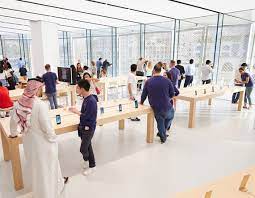 Welcome to the official apple youtube channel. Apple Dubai Mall Opens April 27 Apple