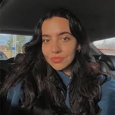 Amber Hutton's Instagram, Twitter & Facebook