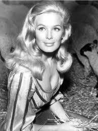 Linda Evans Turns 75 Dynasty Star Flaunts Cleavage In Sexy Throwback Celebrity News Showbiz Tv Express Co Uk