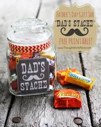 An ideal gift for any beer enthusiast, this personalized pint is a cheap father's day gift that really delivers. Unique Diy Father S Day Gifts He Ll Love To Get Diy Candy