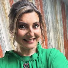 Vicky Lea-Griffiths (VickyLisa1981@)