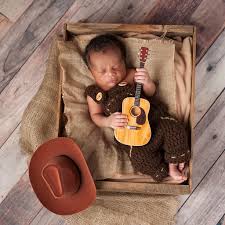 Newborn photoshoot ideas at home boy. 40 Newborn Photo Ideas For Boys Girls At Home Or Studio