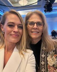 Lyndsay Wagner looking pretty good for 74. And Jeri Ryan, great as always!
