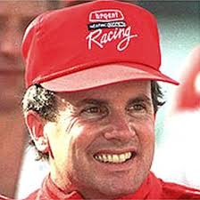 No Mirando A Nuestro Daño