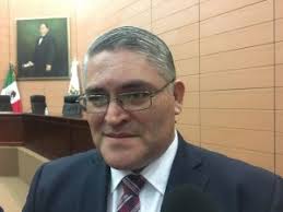 Designa Presidente del TRIELTAM a magistrado destituido como Secretario  General.