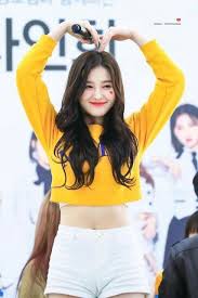 Netizens Discuss The Curvy Figure Of This Beautiful Idol Nancy Momoland Pretty Korean Girls Beauty Full Girl