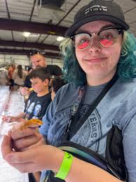 Before I pay a 40chf membership fee to an online site....can anyone  recommend a petsitter for two cats and some plants that need watering?