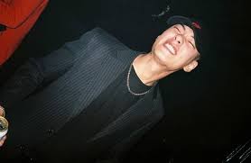 Tháng 12/2020, sở cảnh sát yongsan, seoul cho biết rapper iron bị bắt vì hành hung bạn cùng phòng. Rapper Iron S Ex Girlfriend Shares Cryptic Post After His Death