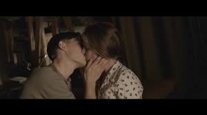 Liste regroupant l'ensemble des films dans lesquels est joué au moins un titre de duke ellington. Milosny Trojkat Nastolatkow Z Wojna W Tle Zobacz Zwiastun Nagradzanego Filmu Letnie Przesilenie Wideo Letnie Przesilenie Michal Rogalski Krzysztof Czeczot Bartlomiej Topa Festiwal Gdynia Kino