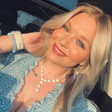 Who is the best color specialist for blonde hair coloring in Grove,  Oklahoma?