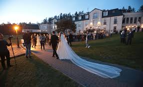 Lider jednego z najbardziej popularnych zespołów disco polo zaskoczył wszystkich, uświetniając wesele swoim występem. Slub Syna Zenka Martyniuka Zdjecia Mediadisco Pl Muzyka Disco Polo I Dance