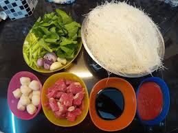 Cara memasak bihun yang paling sering adalah ditumis ataupun direbus. Mamajue Story