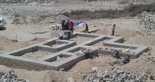 Rammed earth structures use natural resources efficiently. Don T Use A Sledgehammer There S A Better Tool For Ramming Earth Into Earthship Tires Earthship Forum At Permies