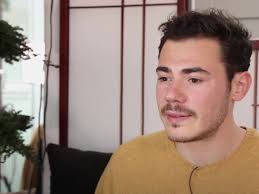 Le pire moment de ma vie" : Vincent (Koh-Lanta, les Armes secrètes) se  confie sur son coming-out très compliqué auprès de ses parents