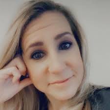 Sara is waiting, querying, going insane… (@Henderson79Sara)