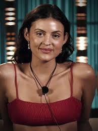 Holly Scarfone's Ultimate Transformation in Perfect Match