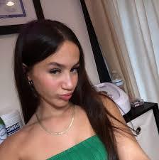 Kristen Florence's Instagram, Twitter & Facebook