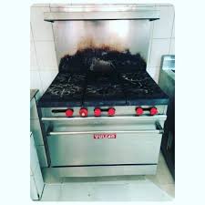 For Sale Cooking Range With 4 Gas Staves Bottom 1 Oven Brand Vulcan Size 100 X 100 Price 420 Bd للبيع فرن مطابخ حجم كب Kitchen Appliances Kitchen Home