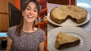 Mi piace preparare torte, mi rende felice e trovo sempre la scusa giusta per sperimentare nuovi. Steak Pie Torta Salata Ripiena Di Carne Ricetta Inglese A Casa Da Benedetta Benedetta Parodi Youtube