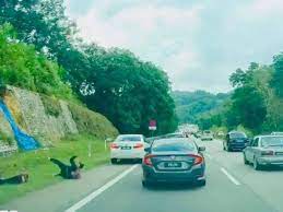 Karak undang kereta di mana. Pemandu Camry Putih Sudah Ditahan