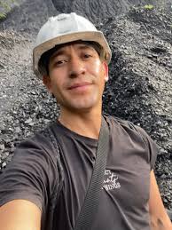 🪨⛏️ Arranca la aventura Te damos la bienvenida al Safari Minero, donde  cada paso es un descubrimiento y cada piedra cuenta una historia. ¿Estás  listo para explorar? Kevin nos cuenta algo de