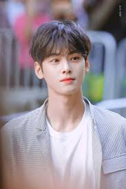 Cha eunwoo (astro) đẹp sẵn rồi, nhưng ít ai biết anh chàng phải giảm cân mới đẹp như hôm nay. The Handsome Idol Cha Eun Woo Take A Look At His Best Style Choices Channel K