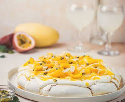 Pavlova De Noel Mangue Et Fruit De La Passion Recette Recette Pavlova Pavlova Alimentation