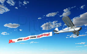 Visual statements®️ und jetzt sing ich für meinen vater im himmel was los da paps? Bildagentur Pitopia Bilddetails Flugzeug Banner Alles Liebe Zum Vatertag Styleuneed De Bild 1384410 Vatertag Alles Liebe Zum Vatertag Liebe Flugzeug Gluckwunsch Familie Danke Vater Herz Love Luftwerbung Text Banner Himmel