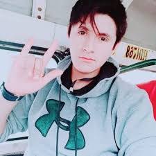 Erick Carrizales's Instagram, Twitter & Facebook