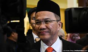 He left the party to join warisan before the 14th general election and became its. Malaysiakini Kemunculan Semula Vk Liew Dalam Kabinet
