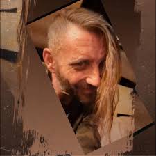 There is a lot of bad info floating around about Vinnie Paul's grave  marker. The photo you have seen was unauthorized. It was taken & released  without our permission. The marker has