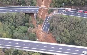 A26, crolla soffitto di una galleria. Telenord Viadotto A26 Chiuso Tratto Autostrada Voltri Masone Per Verifiche