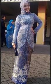 Oh iya…beberapa penjahit ada yang mau berdiskusi terlebih dahulu dengan calon pengantin. Model Kebaya Pengantin Muslim Untuk Orang Gemuk Hijabfest