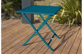 Le salon tokyo 2 places est composé d'une table rectangulaire 110 x 60 x 72 cm avec plateau en résine imitation bois, de deux fauteuils 60 x 54,5 x 83. Table Salon De Jardin Pliante Et Carree En Aluminium Pour 2 Personnes Marius City Garden