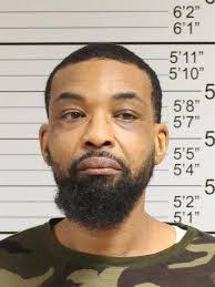 Perry Leach's Instagram, Twitter & Facebook