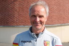 Raphaël xavier varane est né à lille de père martiniquais5 et de mère amandinoise. Globe Reporters