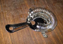 Hawthorn strainers are designed to fit snugly onto the top of a metal boston shaker and the spring allows for greater control when straining. Barsieb Wikipedia