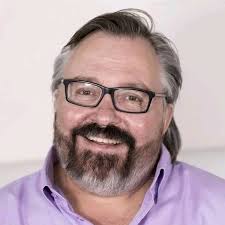 Baie geluk aan SA sanger en TV persoonlikheid Pieter Koen wat vandag  verjaar en 51 jaar oud is 🎊 Pieter het sy debuut album "Run with me"  vrygestel in 1997 en is