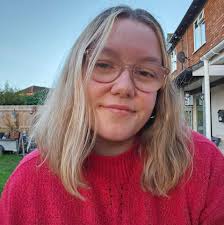 Hi im looking for someone that's tech savvy that could possibly help me  please, I'm trying to set my daughters gaming pc up with wireless Internet  but having no luck I have