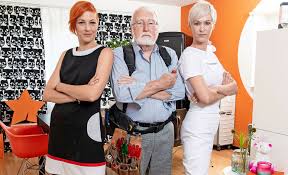 In der jury ist sie die frau vom fach, schreibt die rezepte und wirft ein besonders strenges auge auf unsere promis. Dieses Trio Hat Ganz Schon Biss Gluckspost