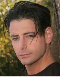 Robert Capelli's Instagram, Twitter & Facebook