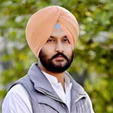 ਸ੍ਰੀ ਅਕਾਲ ਤਖ਼ਤ ਸਾਹਿਬ ਦੇ ਆਦੇਸ਼ਾਂ ਤਹਿਤ ਚੱਲੀ ਸ੍ਰੋਮਣੀ ਅਕਾਲੀ ਦਲ ਦੀ ਨਵੀਂ ਭਰਤੀ  ਮੁਹਿੰਮ ਨੂੰ ਸੰਪੂਰਨ ਕਰਦਿਆਂ ਅੱਜ ਹਲਕਾ ਸੁਨਾਮ ਦੀ ਭਰਤੀ ਦੀਆਂ ਕਾਪੀਆਂ ਜਮਾਂ ...