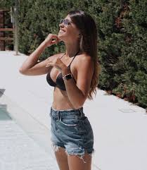 Antonella roccuzzo is an argentinian wife of fútbol (soccer) legend lionel messi. Lionel Messi And Wife Antonela Roccuzzo Are Relationship Goals These Photos Are Proof The Etimes Photogallery Page 15