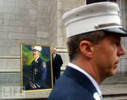 περιπλάνηση: 9-10-11 Lt. Dennis Mojica