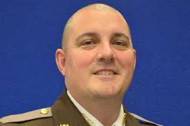 Sheriff's deputy helps man escape from Emmitsburg building fire