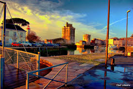 La Rochelle Lever De Soleil Sur Un Pied De Lampadaire La Rochelle Charente Maritime Vieux Port