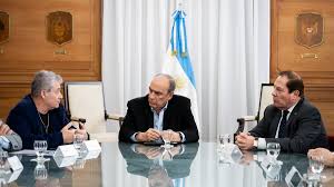 Gobierno recibe pedido para impulsar una Ley Nacional de Remises y  modernizar la actividad