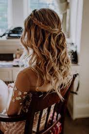 Standesamtliche Hochzeit Im Schlosshotel Kronberg Frisur Offen Geflochten Hochzeitsfrisuren Lange Haare Flechtfrisuren Hochzeit
