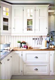 30 Kitchen Cabinets Hardware Ideas Jessedaro Traditional White Kitchen Cabinets White Kitchen Traditional Country Kitchen